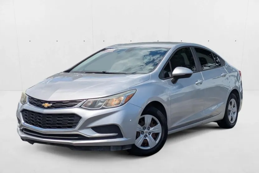 2017 Chevrolet Cruze LS photo 1