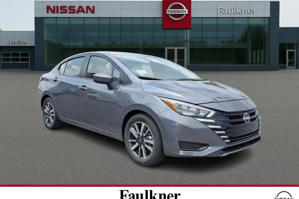 2025 Nissan Versa SV photo 1