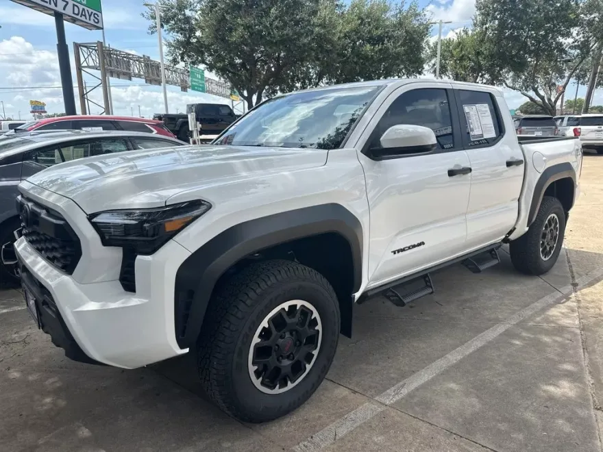 2024 Toyota Tacoma TRD Sport photo 1