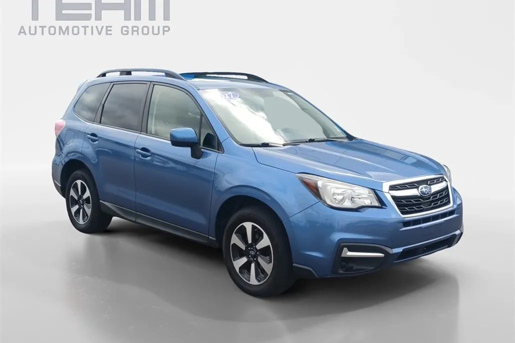 2017 Subaru Forester 2.5i Premium photo 1