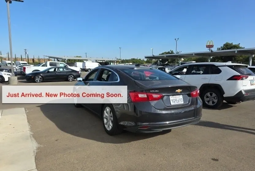 2023 Chevrolet Malibu 1LT photo 1