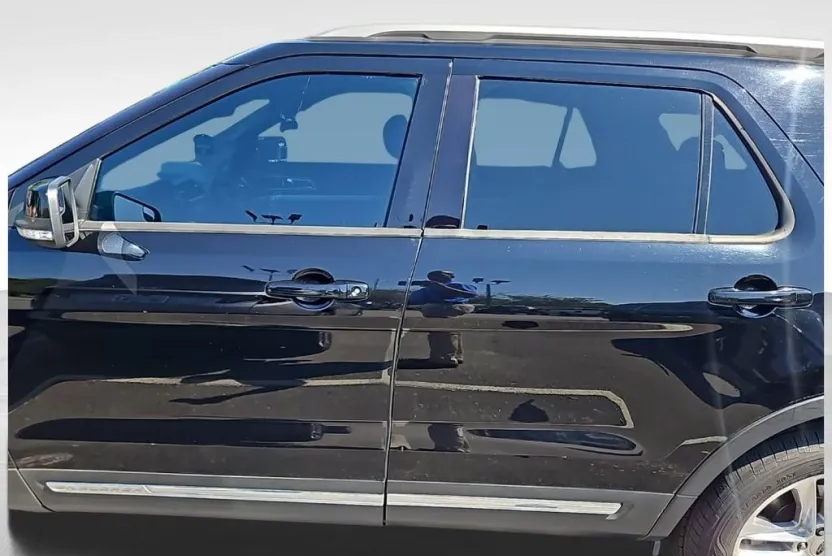 2016 Ford Explorer XLT photo 1