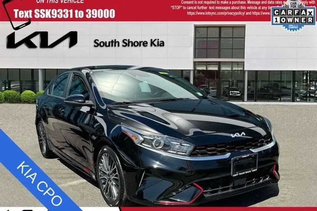 2022 Kia Forte GT-Line photo 1