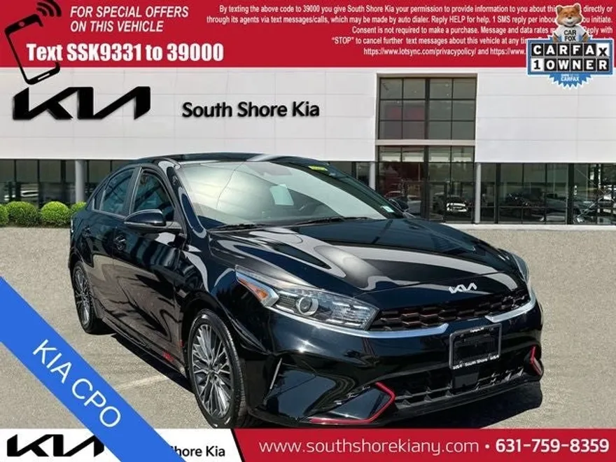 2022 Kia Forte GT-Line photo 1