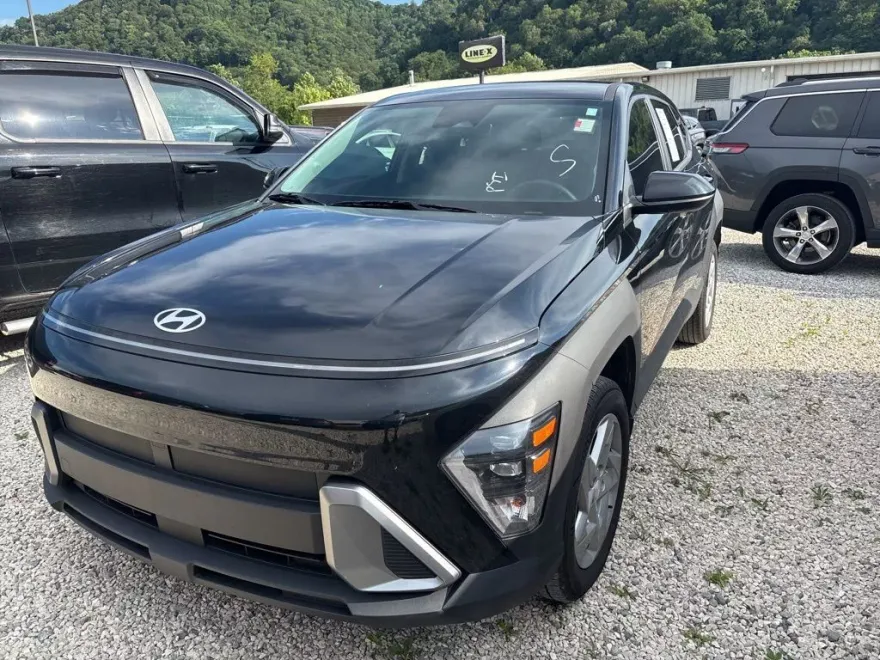 2025 Hyundai Kona SE photo 1