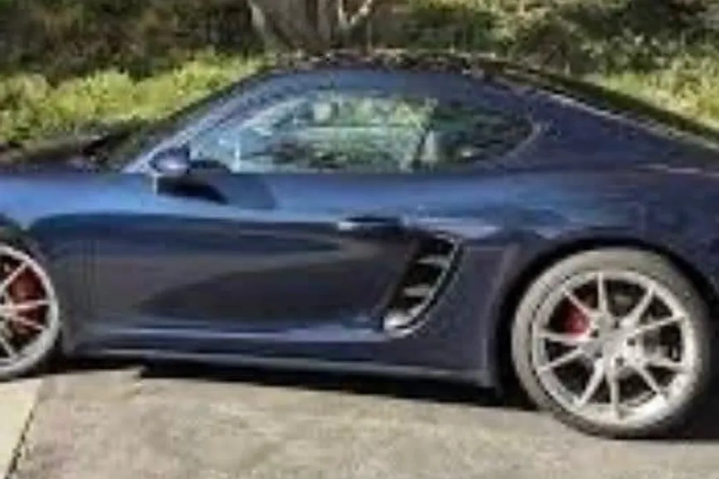 2021 Porsche Cayman S photo 1