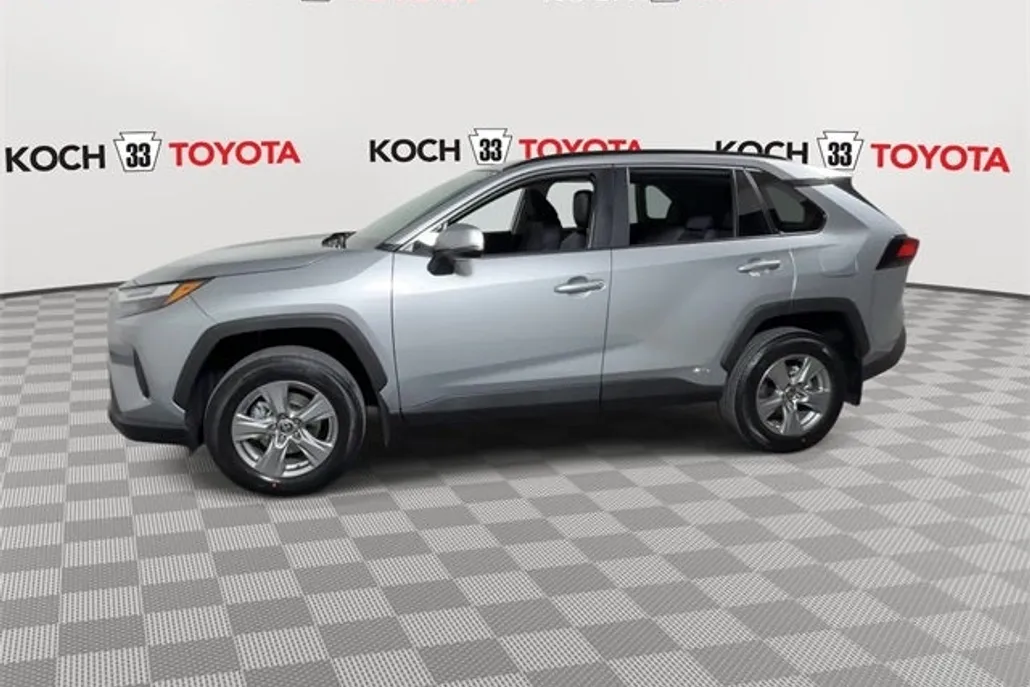 2025 Toyota RAV4 Hybrid XLE photo 1