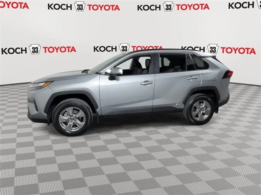 2025 Toyota RAV4 Hybrid XLE photo 1