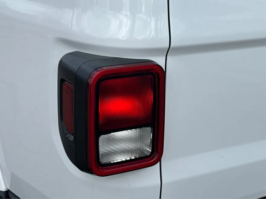 2023 Jeep Gladiator Overland photo 25