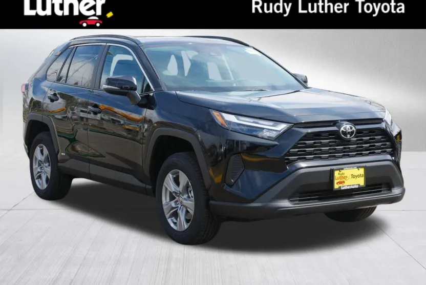 2025 Toyota RAV4 Hybrid XLE photo 1