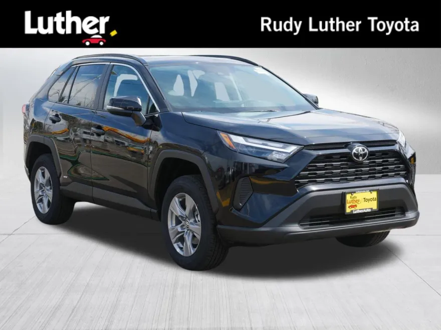 2025 Toyota RAV4 Hybrid XLE photo 1
