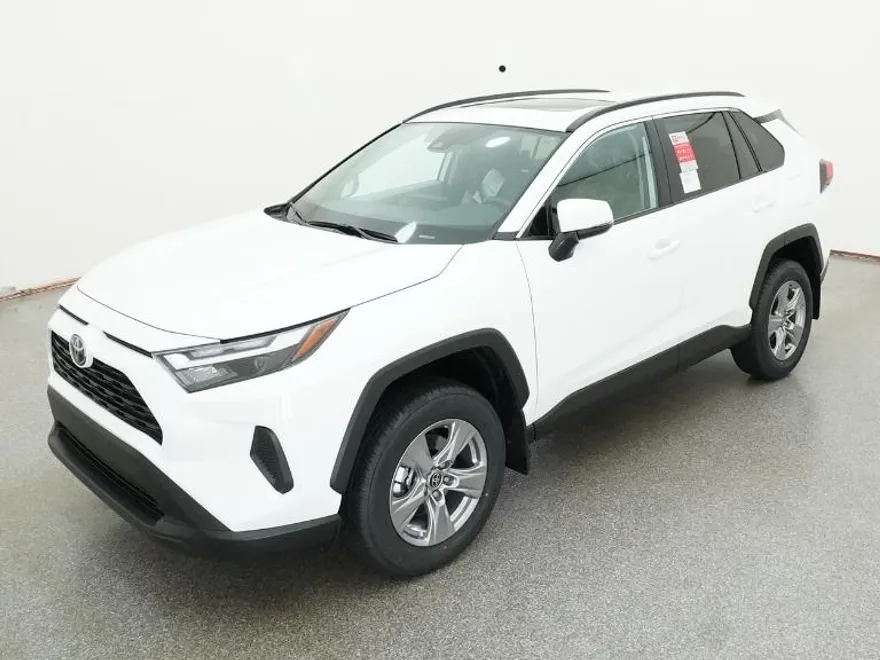 2025 Toyota RAV4 XLE photo 1