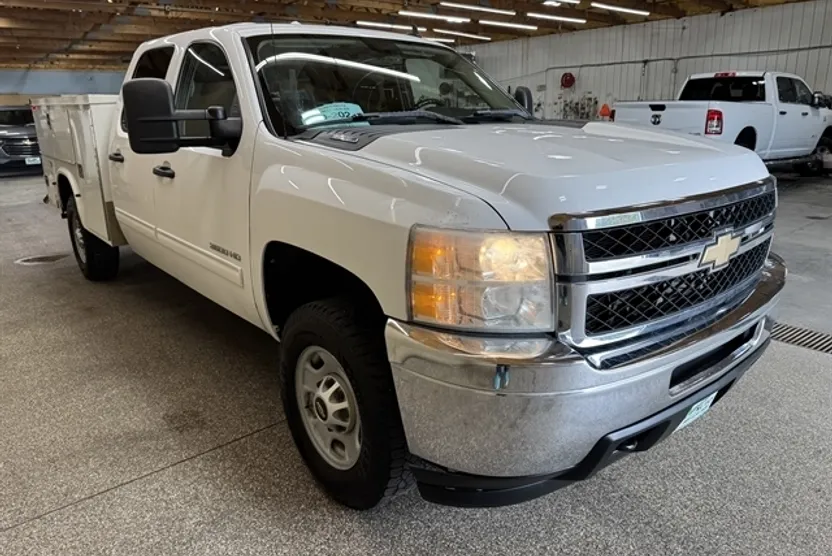 2011 Chevrolet Silverado 3500HD LT photo 1