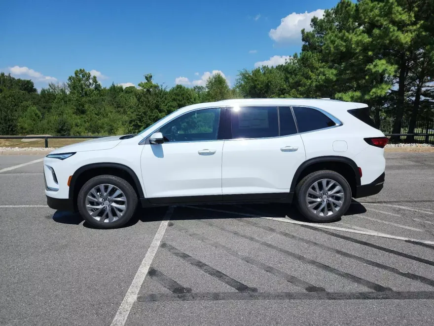 2026 Buick Enclave Preferred photo 1