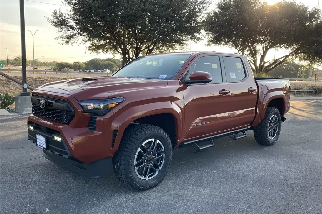 2025 Toyota Tacoma TRD Sport photo 1