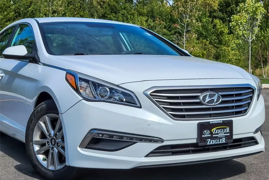 2015 Hyundai Sonata SE photo 1