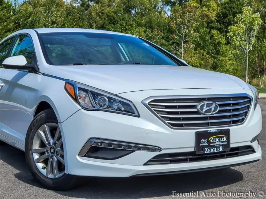2015 Hyundai Sonata SE photo 1