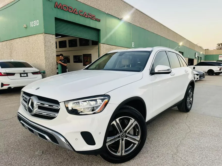 2021 Mercedes Benz GLC 300 photo 1