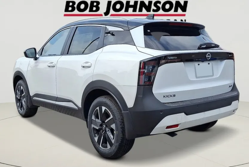 2025 Nissan Kicks SV photo 1