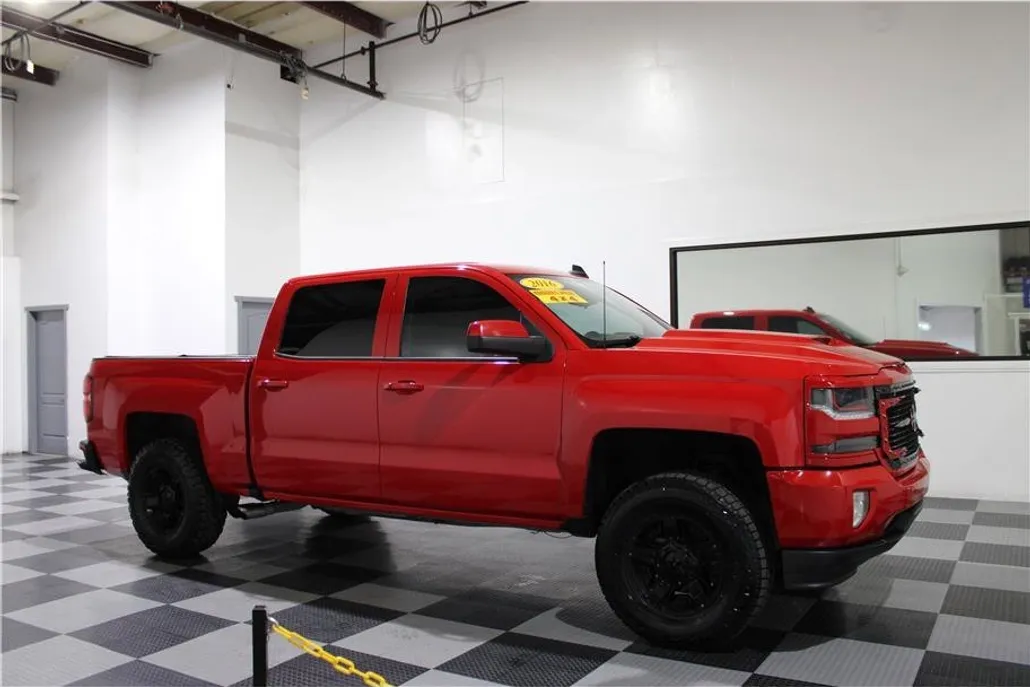 2016 Chevrolet Silverado 1500 LT photo 1