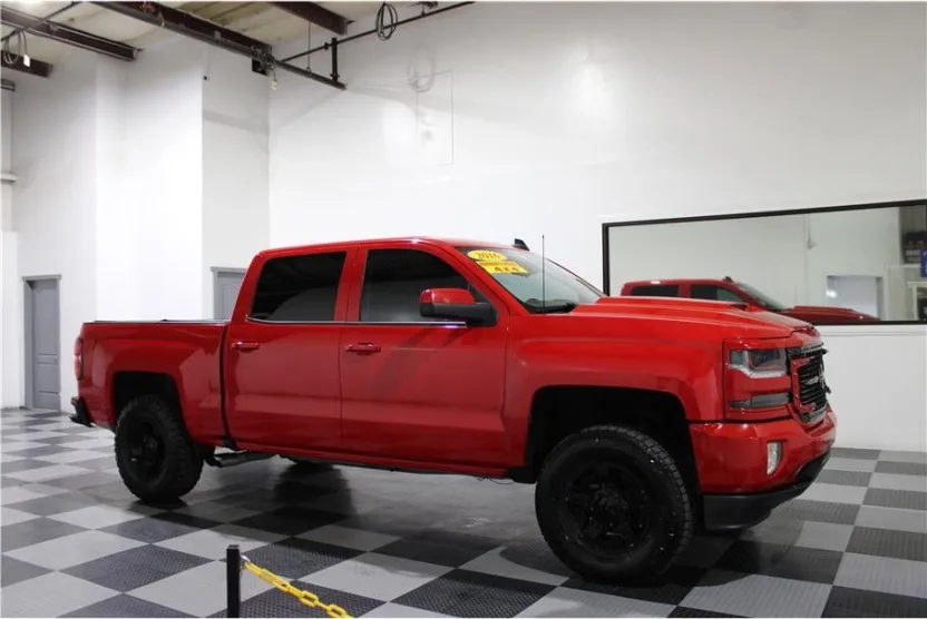 2016 Chevrolet Silverado 1500 LT photo 1