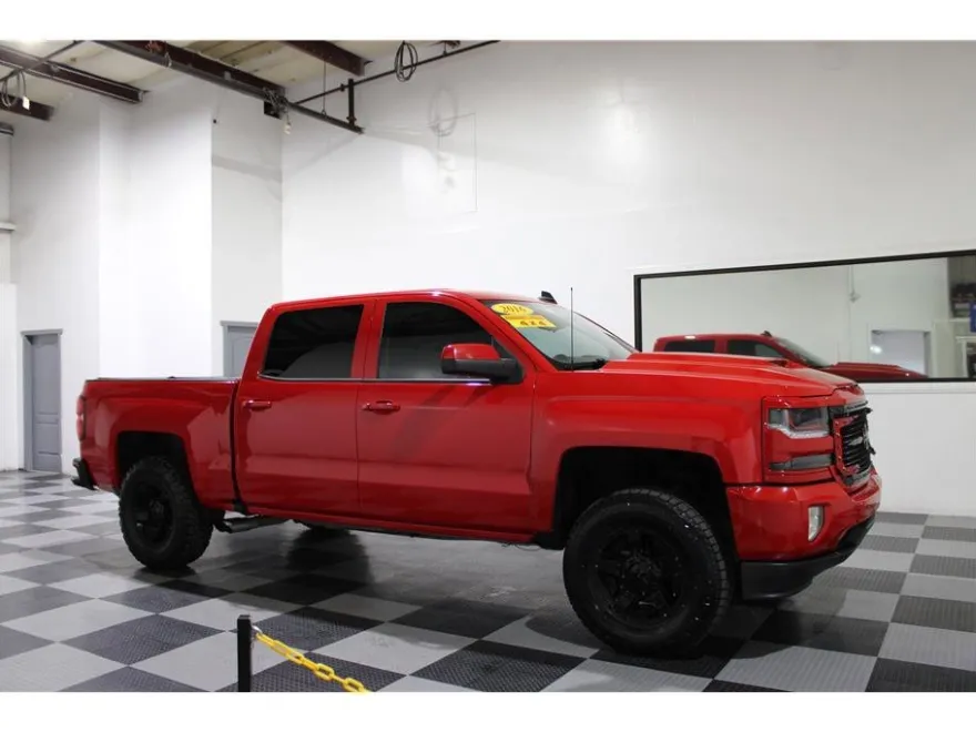 2016 Chevrolet Silverado 1500 LT photo 1