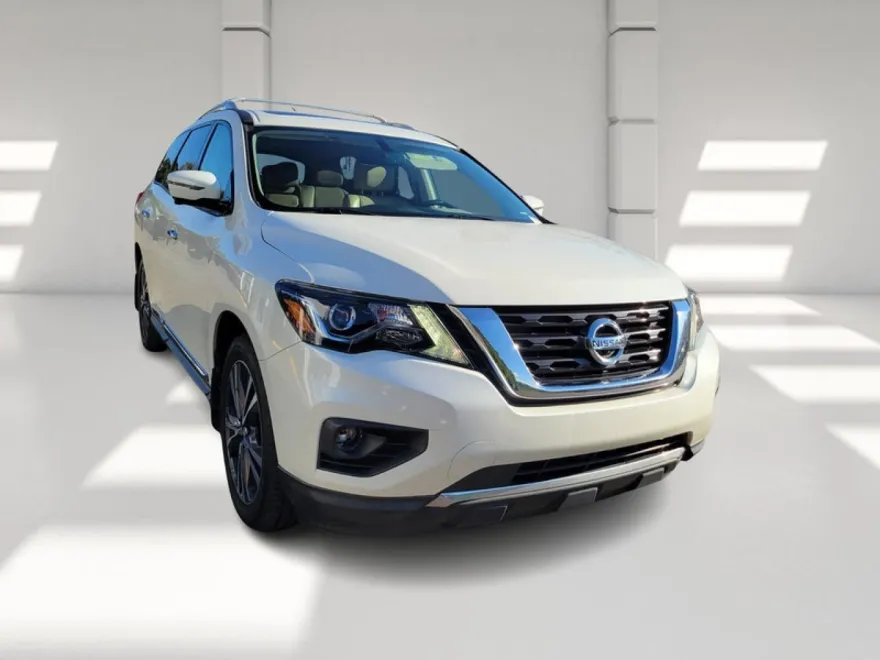 2018 Nissan Pathfinder Platinum photo 1