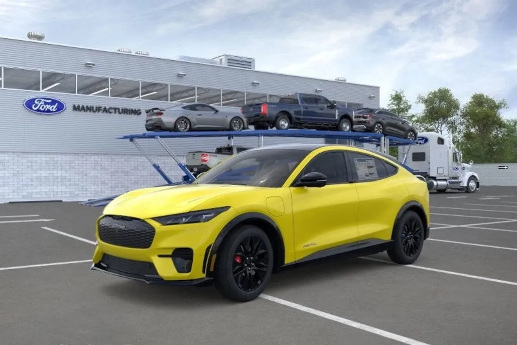 2025 Ford Mustang Mach-E Premium photo 1