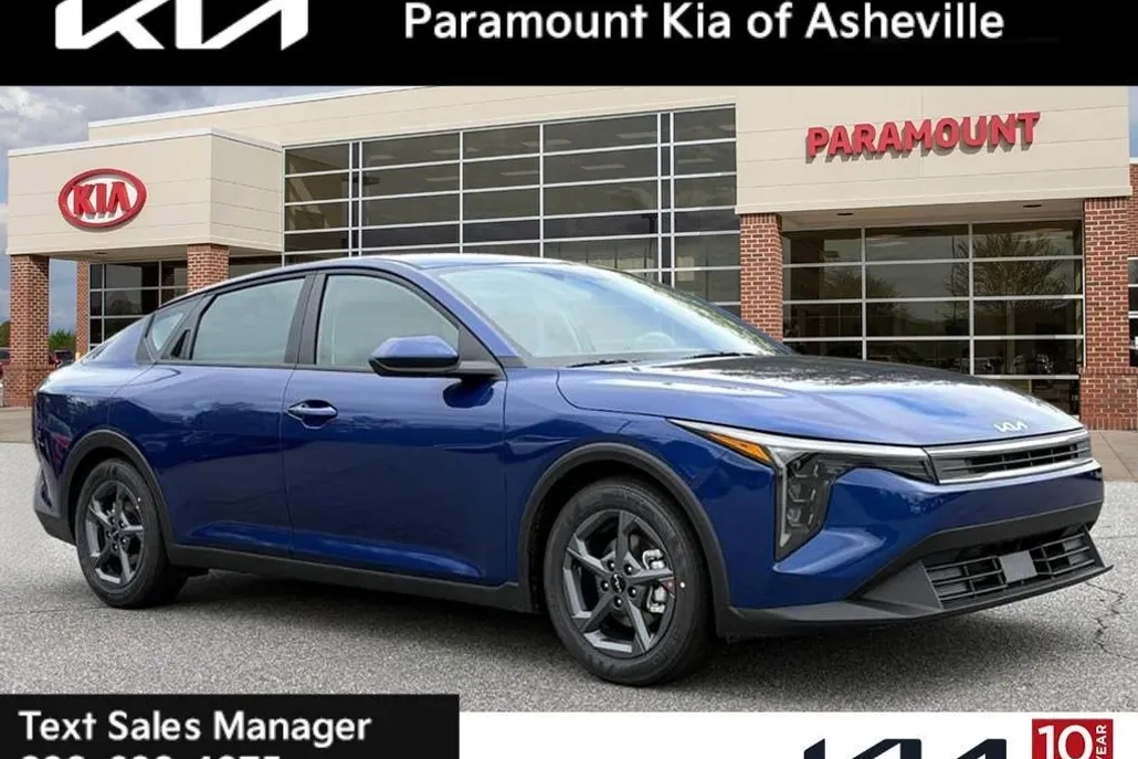 2025 Kia K4 LXS photo 1