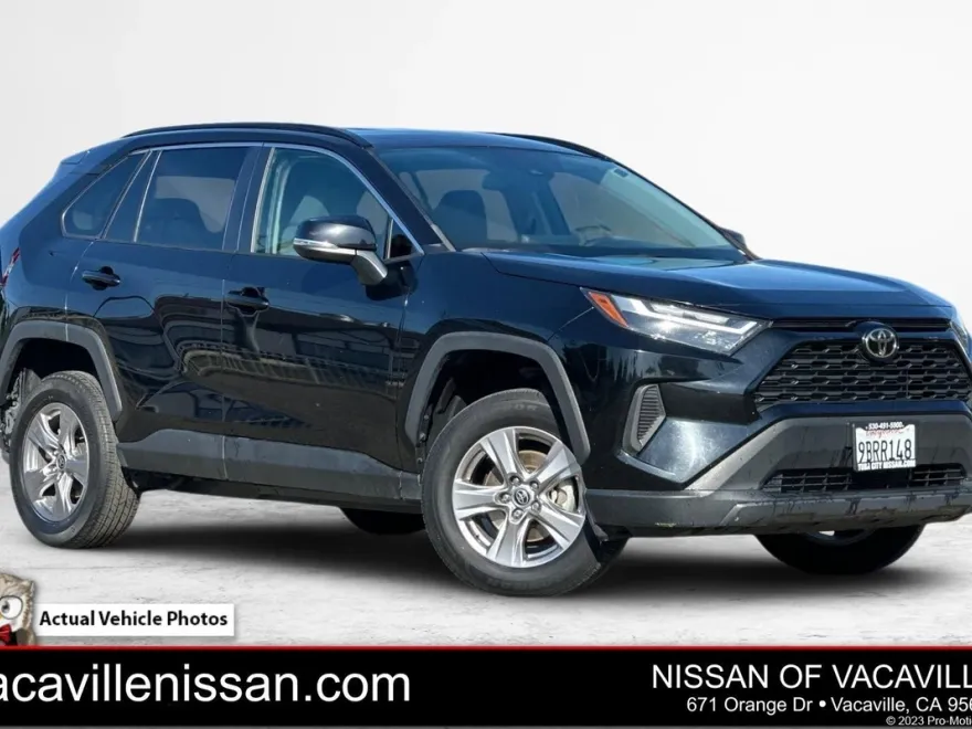 2022 Toyota RAV4 XLE photo 1