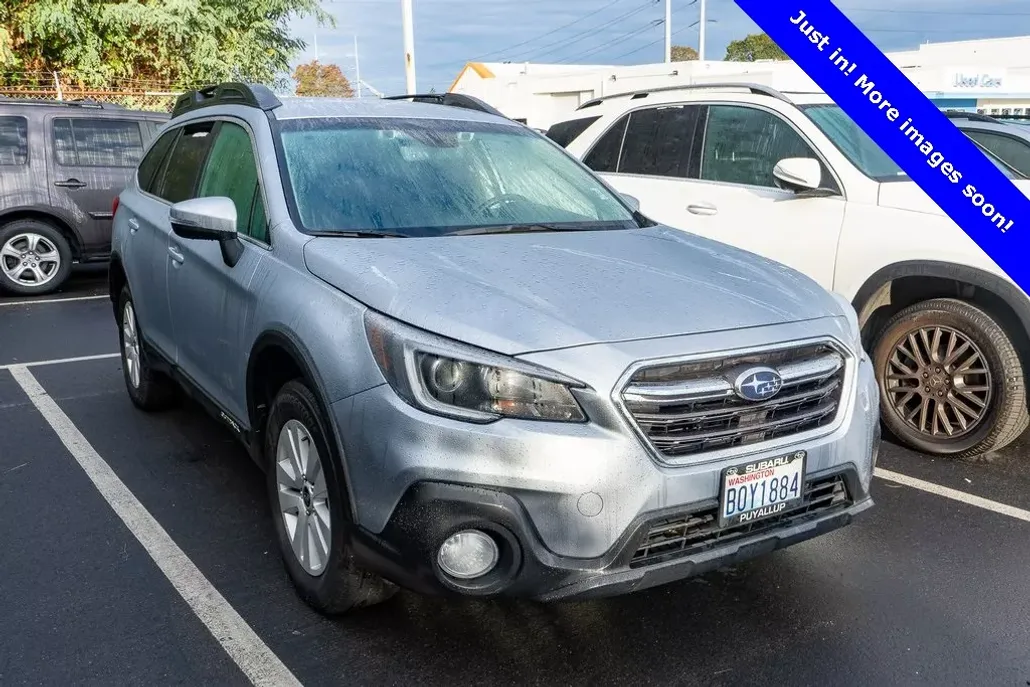 2019 Subaru Outback 2.5i Premium photo 1