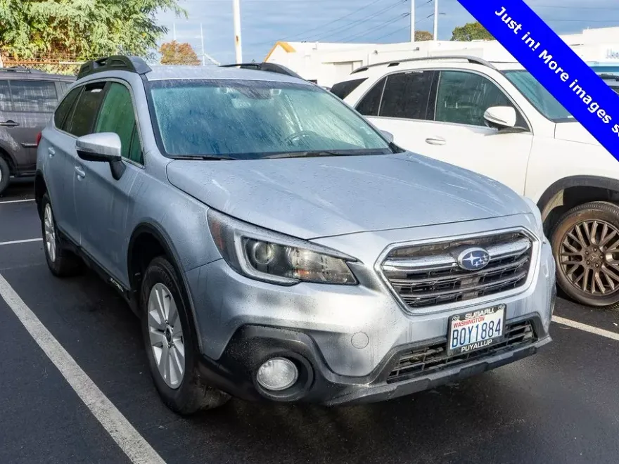 2019 Subaru Outback 2.5i Premium photo 1