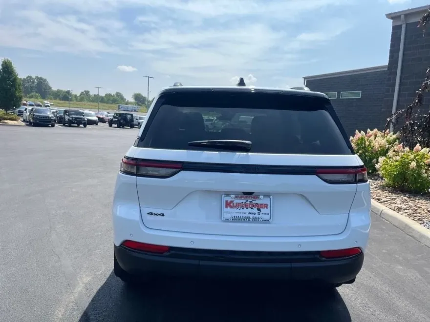 2025 Jeep Grand Cherokee Altitude X photo 1