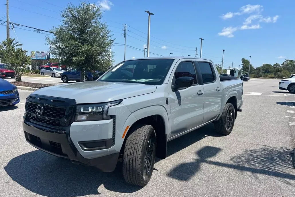 2026 Nissan Frontier SV photo 1
