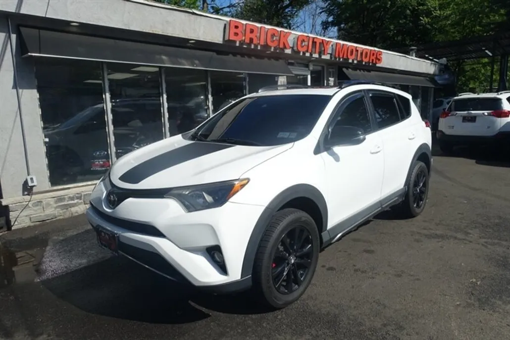 2018 Toyota RAV4 Adventure photo 1