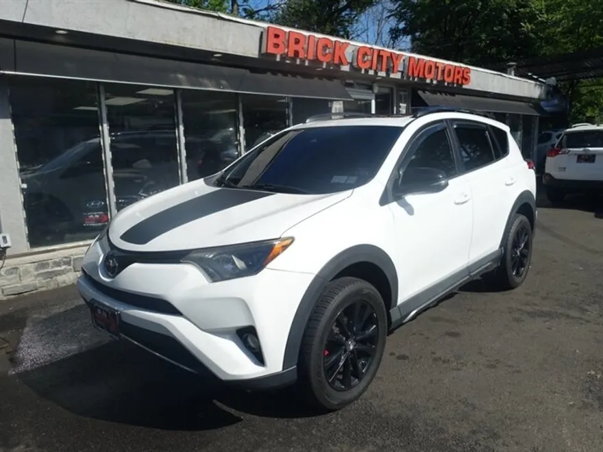 2018 Toyota RAV4 Adventure photo 1