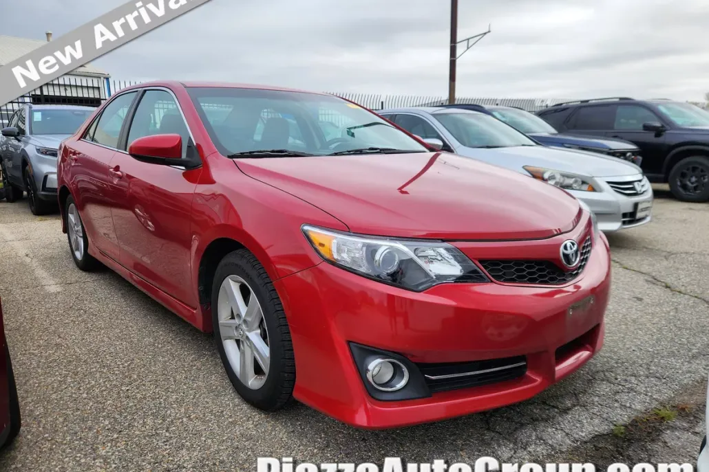 2014 Toyota Camry Base photo 1