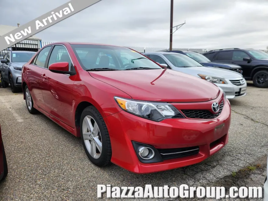 2014 Toyota Camry Base photo 1