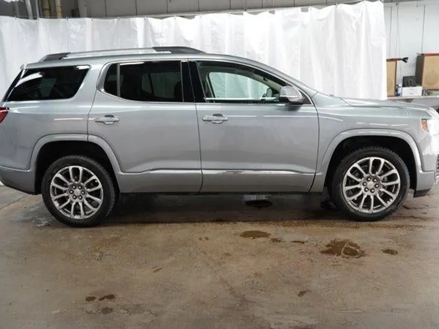 2023 Gmc Acadia Denali photo 1