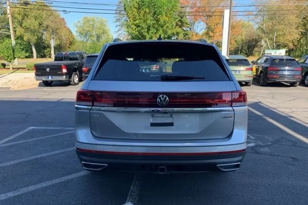 2024 Volkswagen Atlas SE Technology photo 1