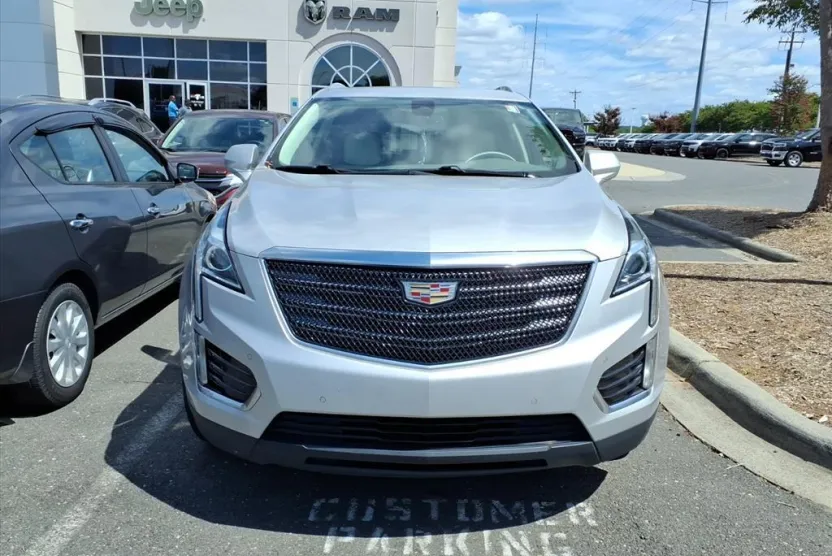 2018 Cadillac XT5 Luxury photo 1