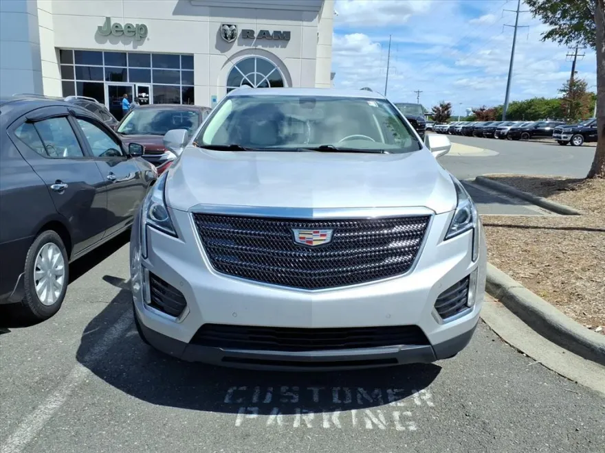 2018 Cadillac XT5 Luxury photo 1