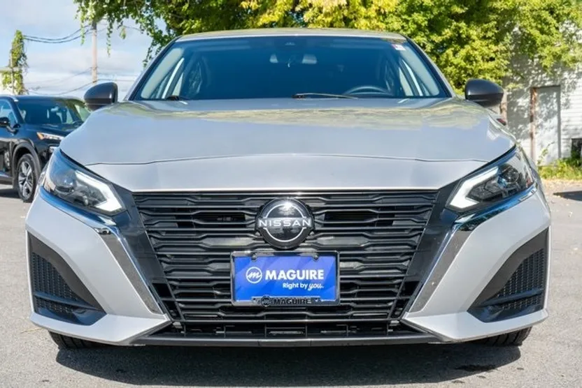 2024 Nissan Altima 2.5 SV photo 1