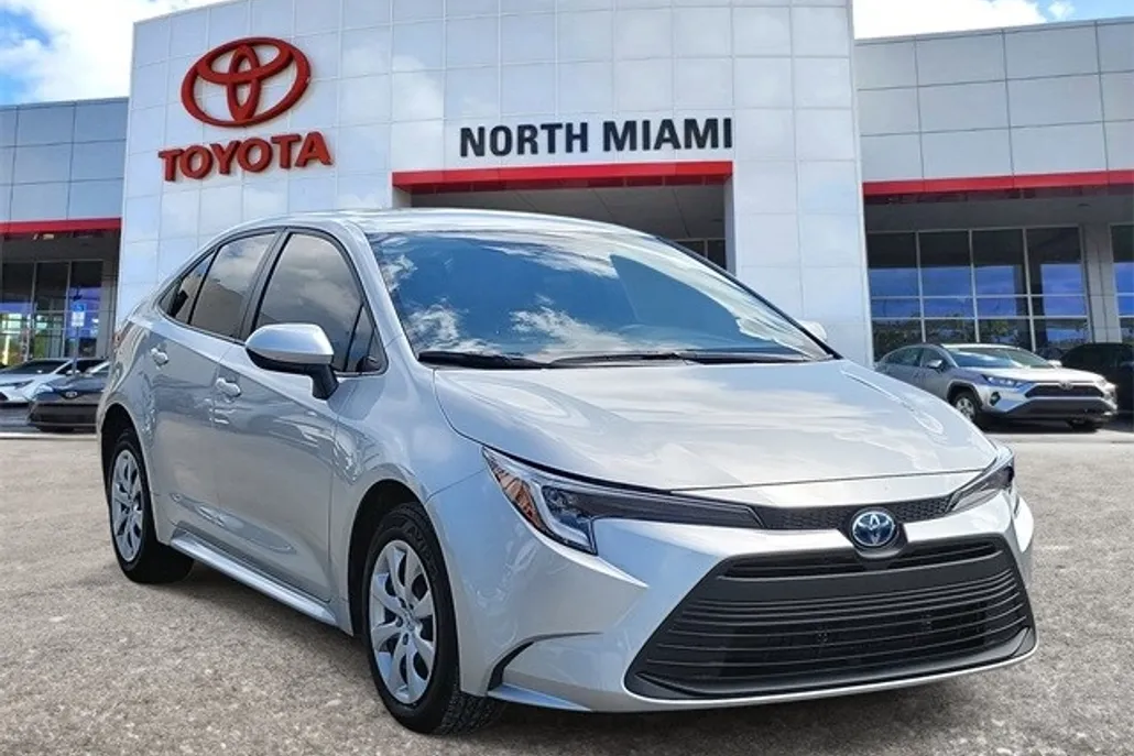 2025 Toyota Corolla Hybrid LE photo 1