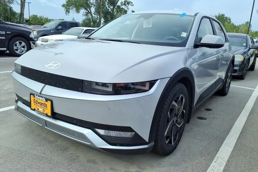2022 Hyundai Ioniq 5 SE photo 1