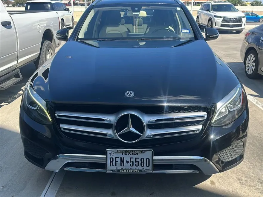 2018 Mercedes Benz GLC 300 photo 1