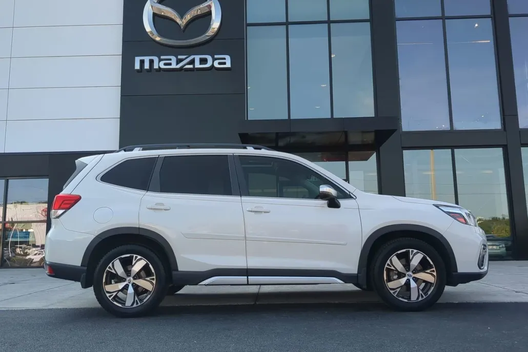 2020 Subaru Forester Touring photo 1