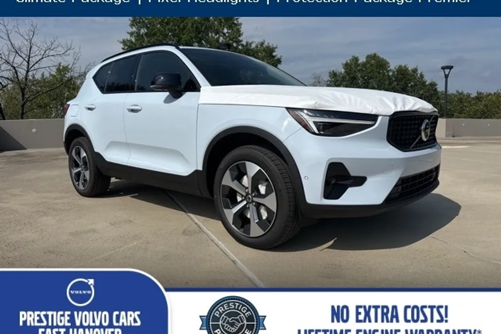 2026 Volvo XC40 Plus photo 1