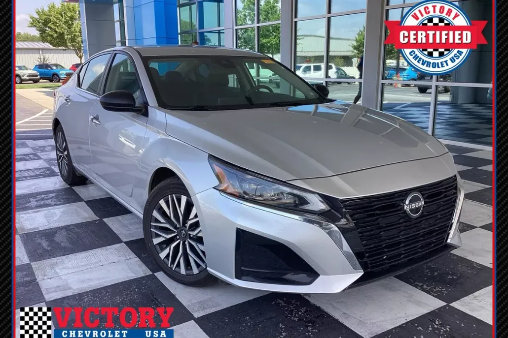 2024 Nissan Altima SV photo 1