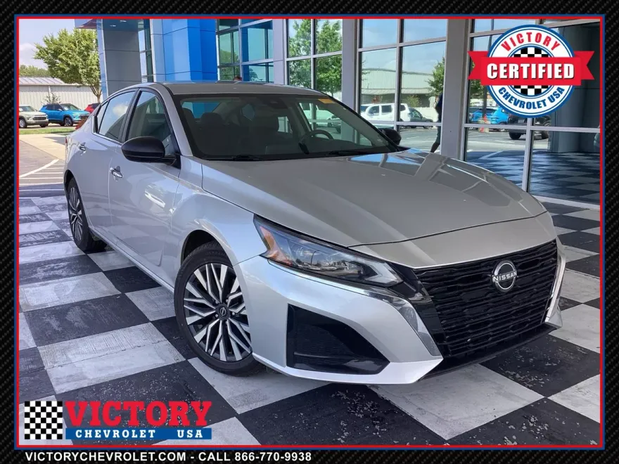 2024 Nissan Altima SV photo 1